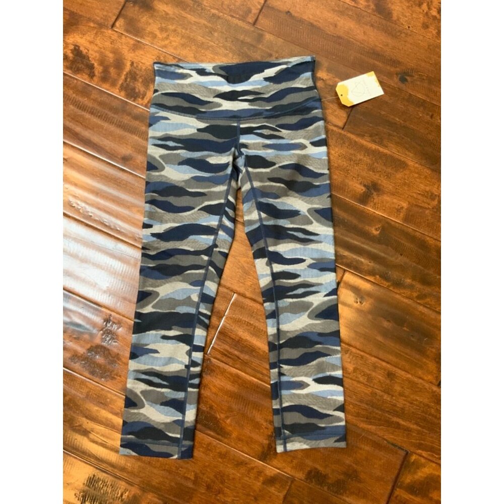 Lululemon Blue & Gray Camo Cropped Capri Athletic Pants, Size 4